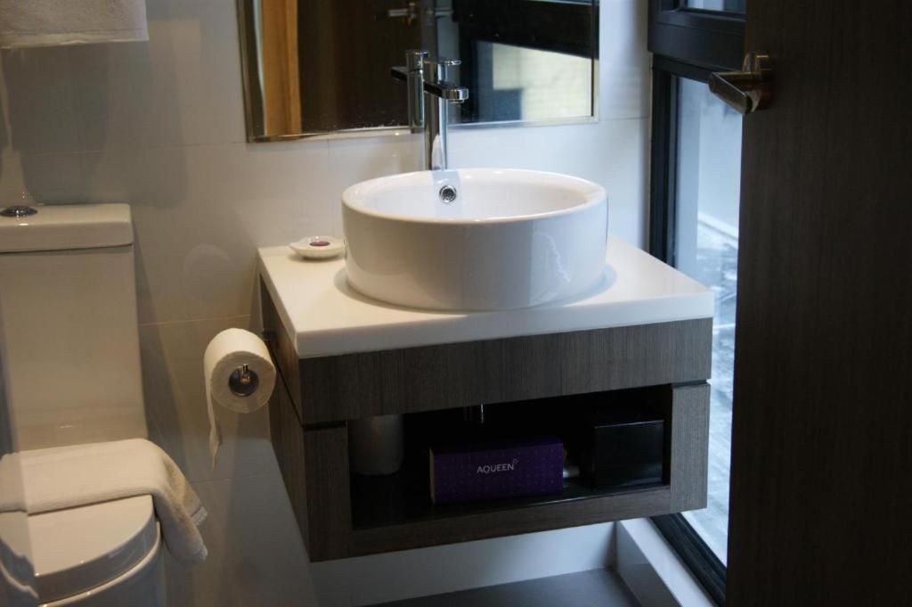 סינגפור Amrise Hotel Kitchener מראה חיצוני תמונה